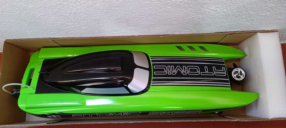 Barco telecomandado grande 85cm 2S-4S Lipo 75kmh antiviragem