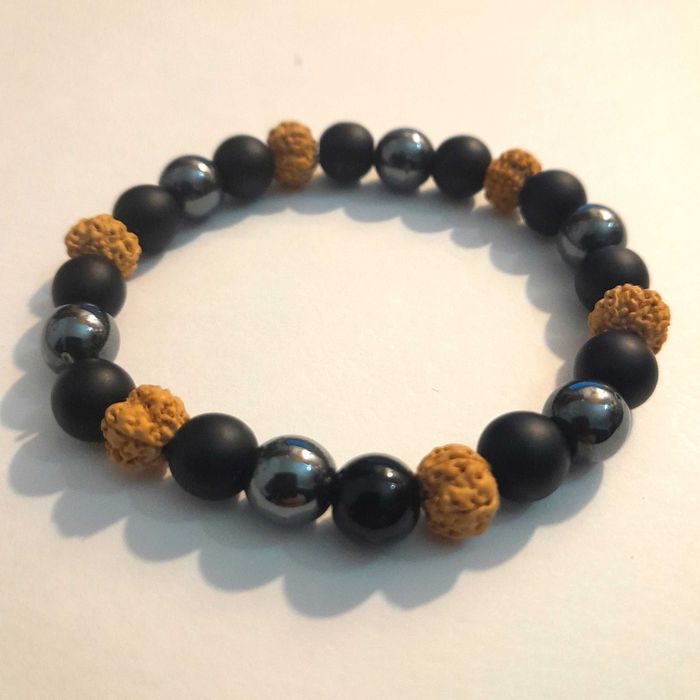 Pulseiras com semente rudraska