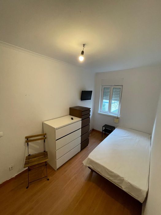 Quarto individual junto ao Metro da Encarnação