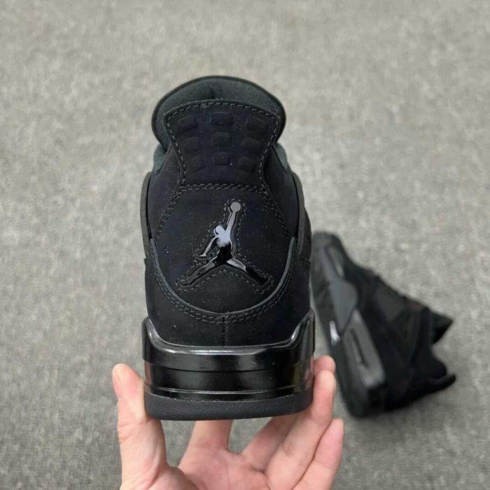 AJ4_Retro_Black_Cat 39