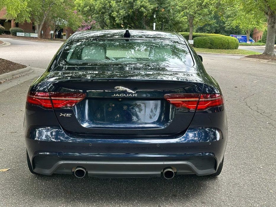 Jaguar XE      2020