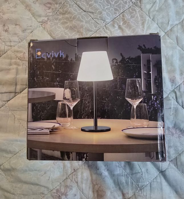 Lampka stołowa bezprzewodowa rgb
