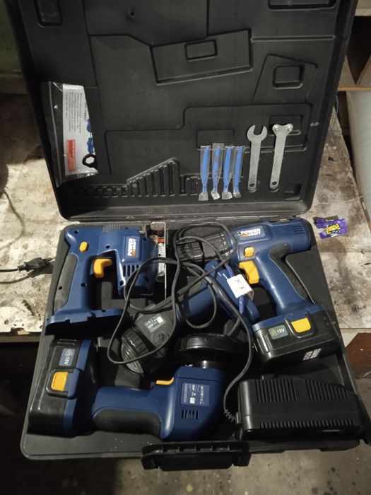 Продам набір інструментів