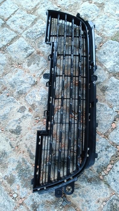 Grelha Peugeot 2008 de ano 2015