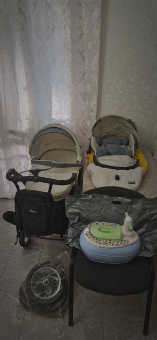 Дитяча коляска від Chicco + дитячий горщик-сидіння Aprica в подарунок
