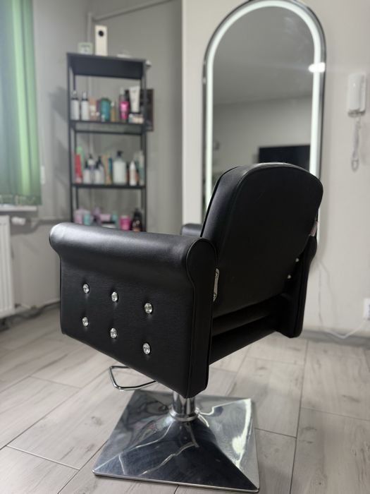 Fotel fryzjerski ENZO – czarny, hydrauliczny