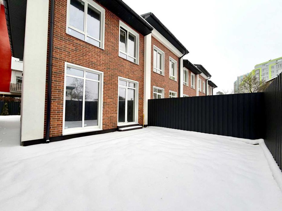 Таунхаус з новим ремонтом, технікою. Ірпінь, центр міста. Без%