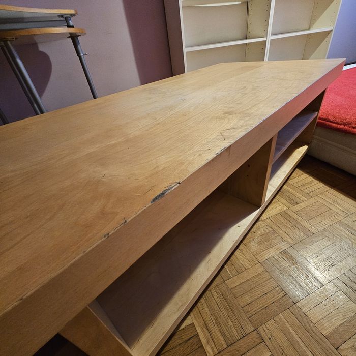 Niska szafka na kółkach