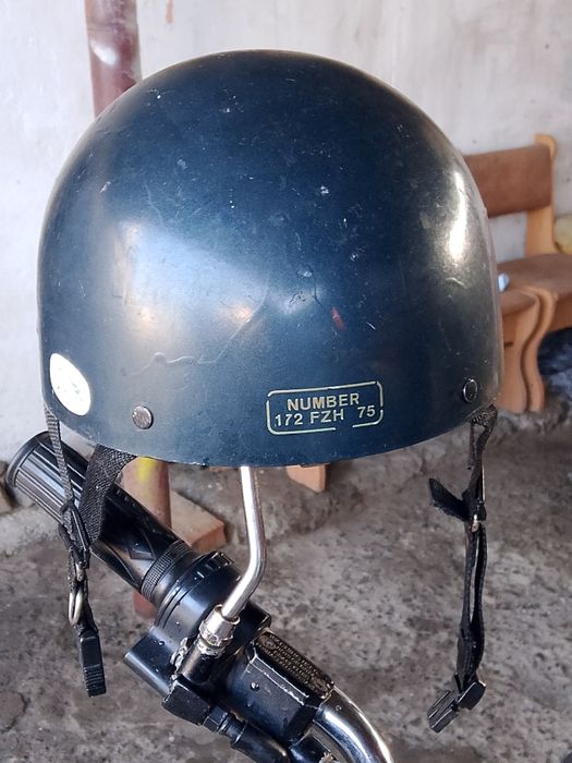 Продам немецкий мото шлем.