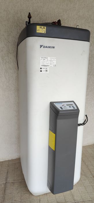 Cilindro de água Daikin 300L