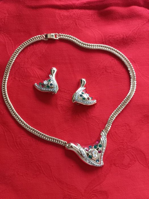 Conjunto de gargantilha e brincos "pássaro " marca Shock