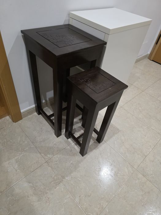 Conj. 2 mesas de apoio