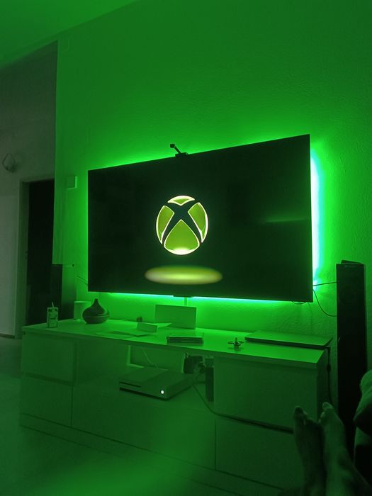 Xbox One S 500GB com caixa original mais 3 jogos incluídos pronta a jogar