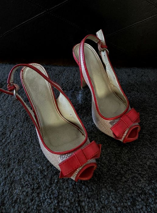 Buty, szpilki, sandały 35