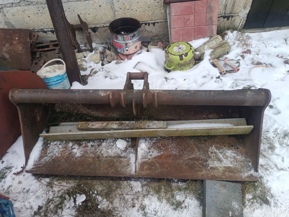 Sprzedam łyżkę skarpowa do koparki 5 t