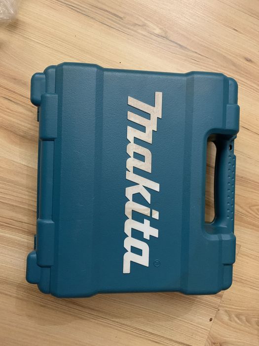 Продам новый фен Makita HG5030K