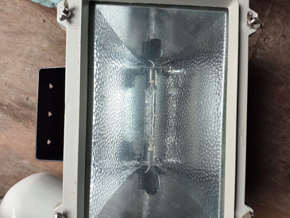 Naświetlacz morski Famor