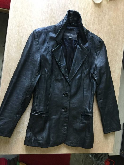 Кожаная женская куртка