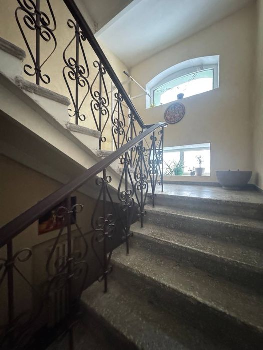 Продам 3к квартиру в центре