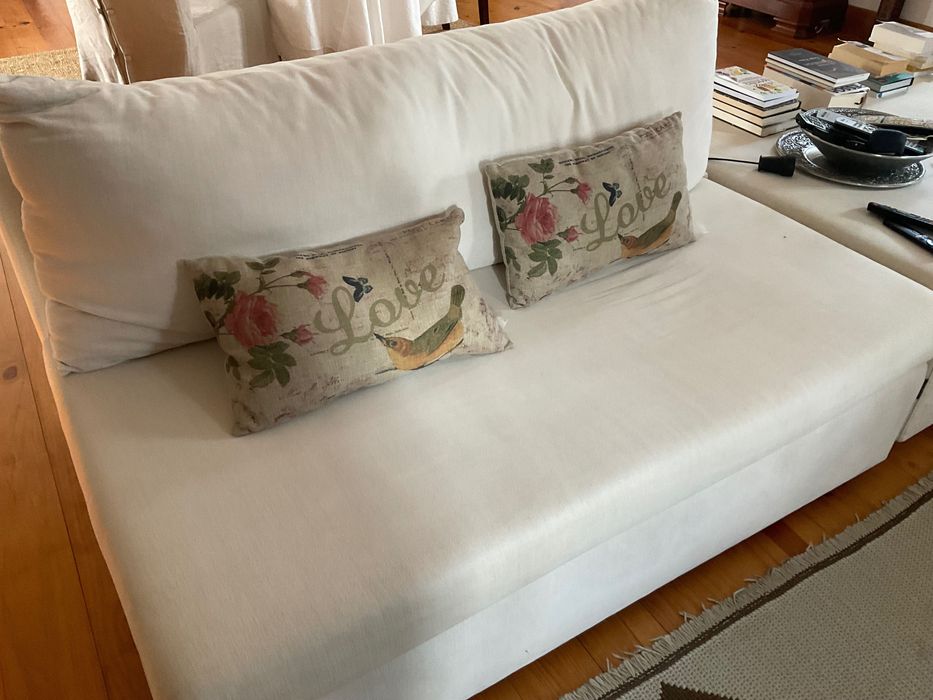 Sofá higienizado e de boa qualidade apto a ser estofado