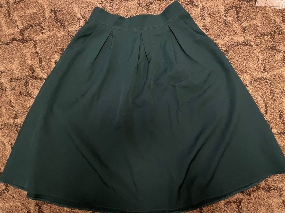 Спідниця зеленого кольору 42-44