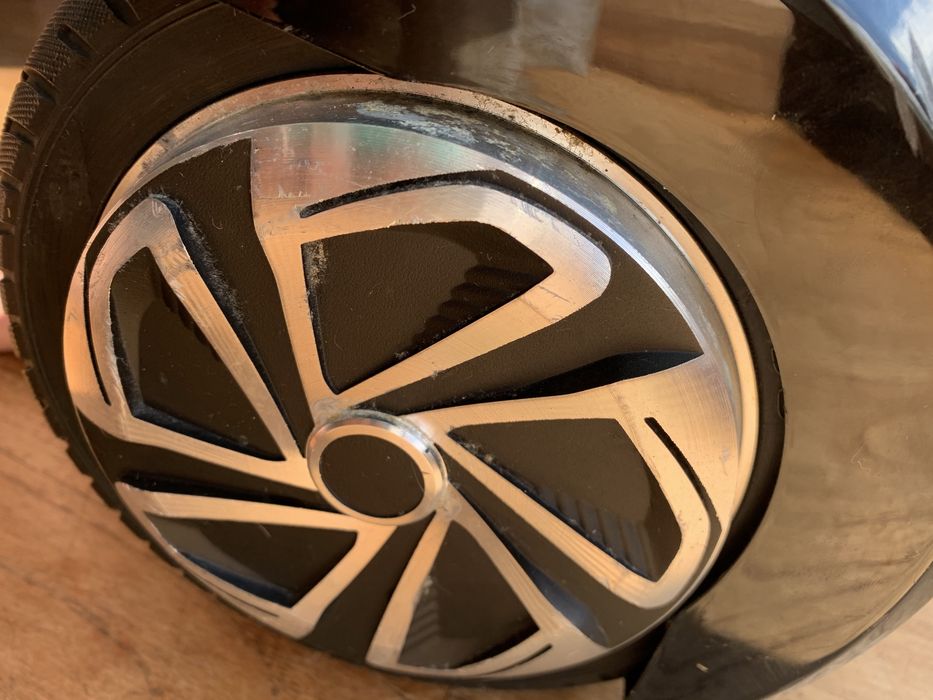 Elektryczna deskorolka SKYMASTER 2 Wheels 8 BT Speaker czarno-czerwony