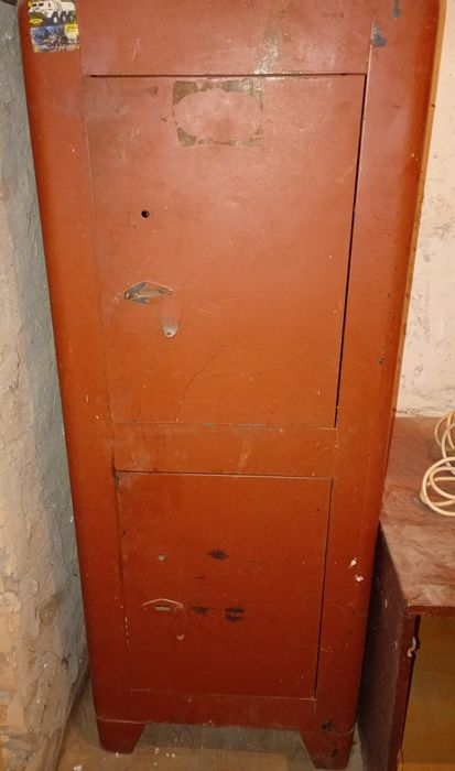 Сейф с двумя дверцами