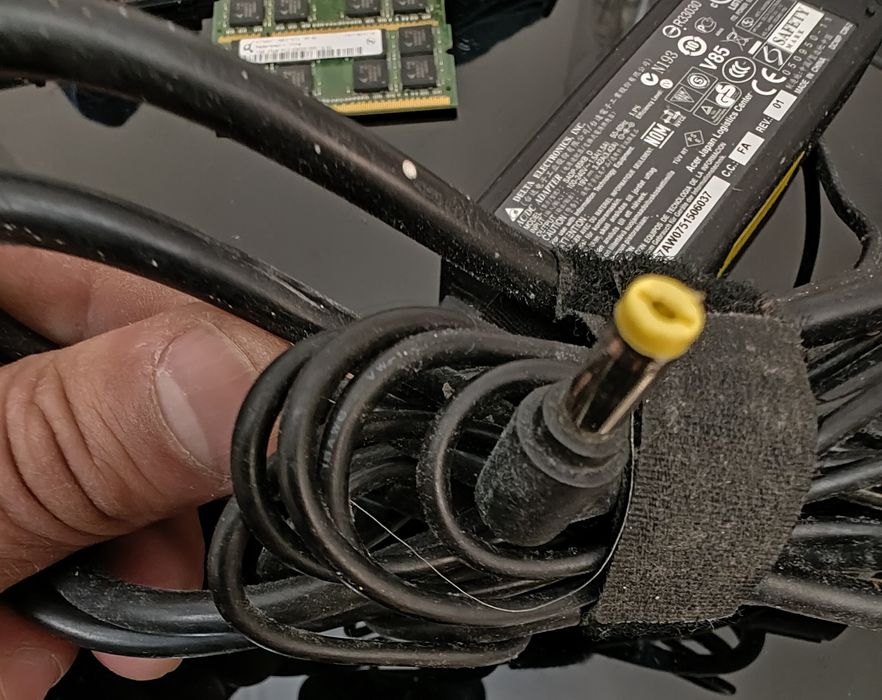 Acer Portable Laptop Adapter 19V 3.42A64584392410369122