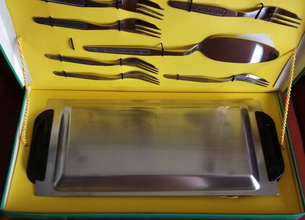 Bandeja aço inox para tortas com 6 garfos e 1 espátula