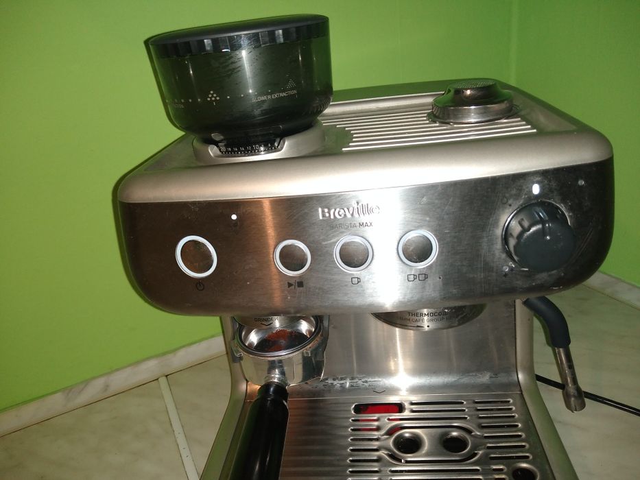Breville Barista Max Expres kolbowy