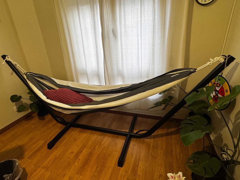 Hammock with stand black and white