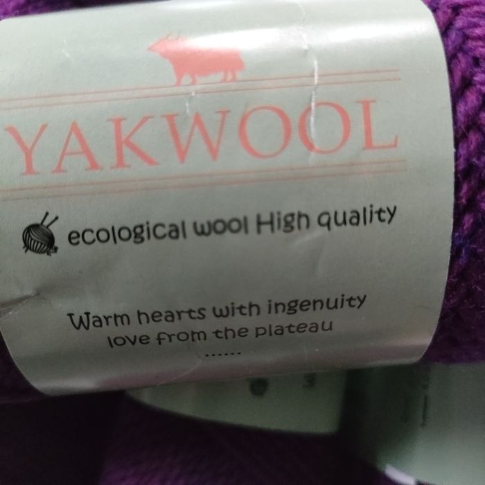 Włóczka przędza wełna jaka /yak wool/ 90% pakiet 800 g = 0,8 kg