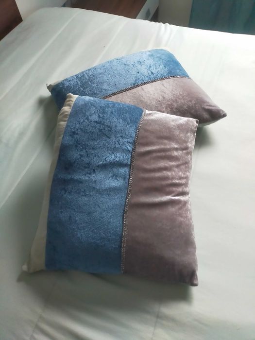 Edredão com duas almofadas