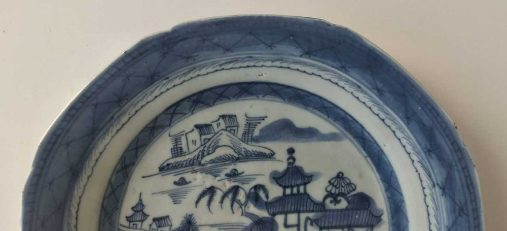 Prato Porcelana China Azul e Branco Período Jiaking (Séc.XVIII)