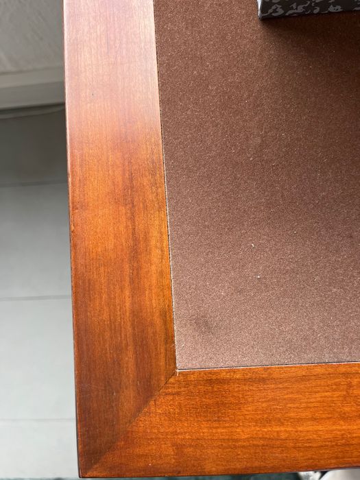 Móvel de apoio em madeira maciça