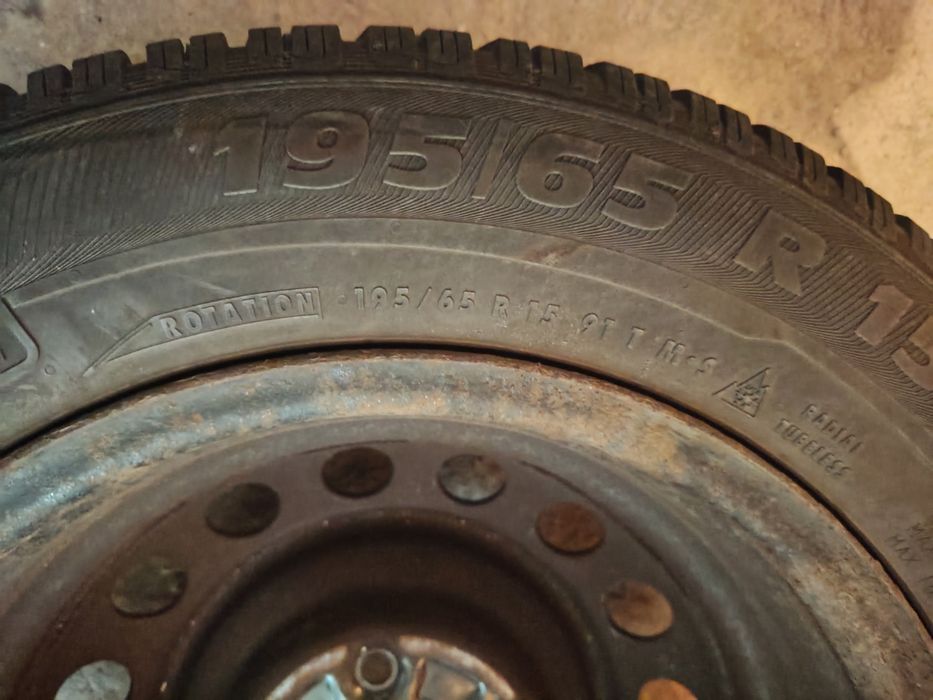 Zimowe Opony Master Grip 2 195/65 r15 na feldze plus kołpaki
