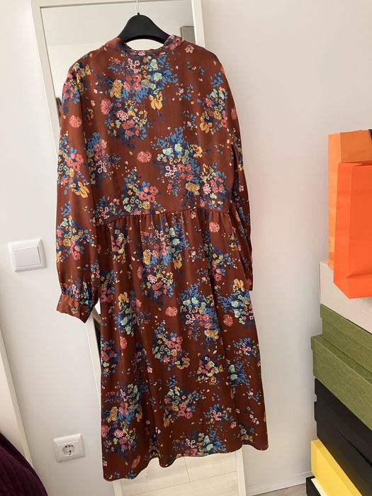 Vestido zara com toque acetinado