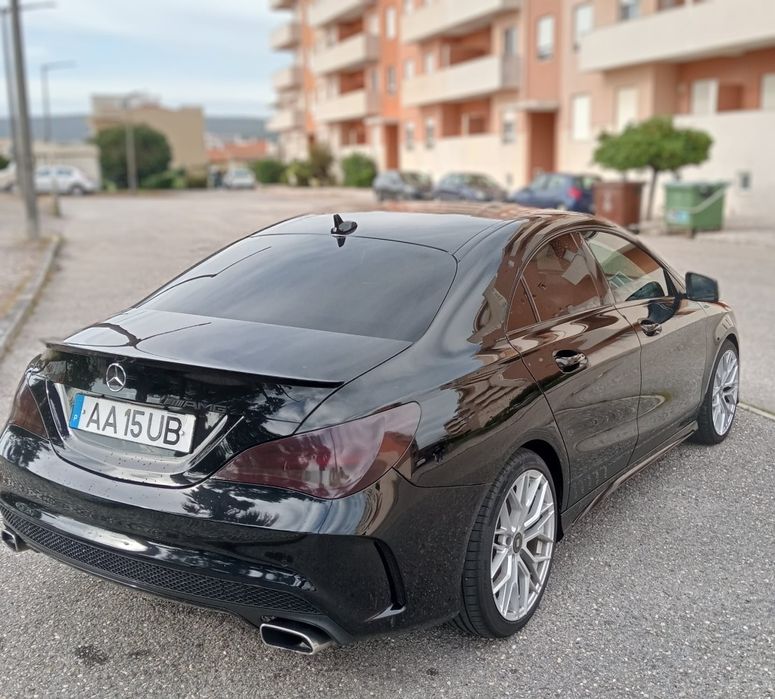 Mercedes CLA AMG Yellow night pack