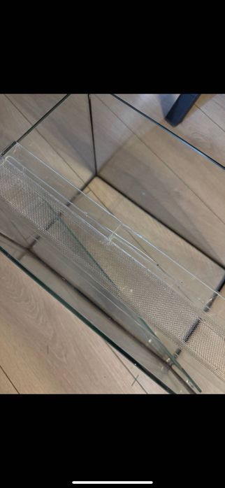 Аквариум для рыбок в хорошем состоянии