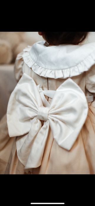 Святкова сукня на річок