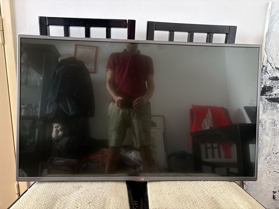 Televisao LG 42 polegadas com suporte de parede