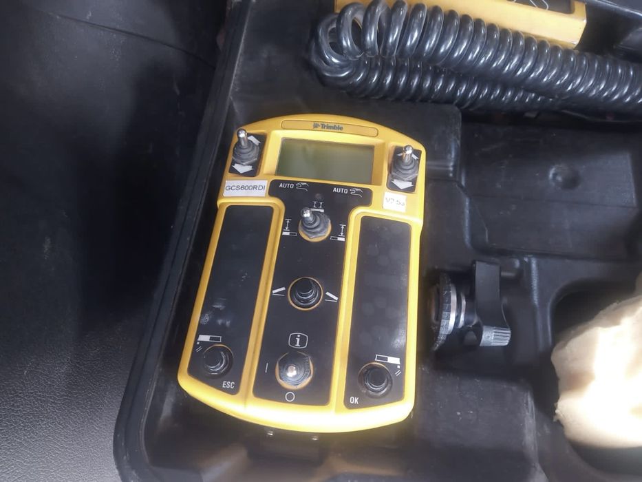 Trimble GCS600RDI-система керування грейдером, бульдозером, скрепером.