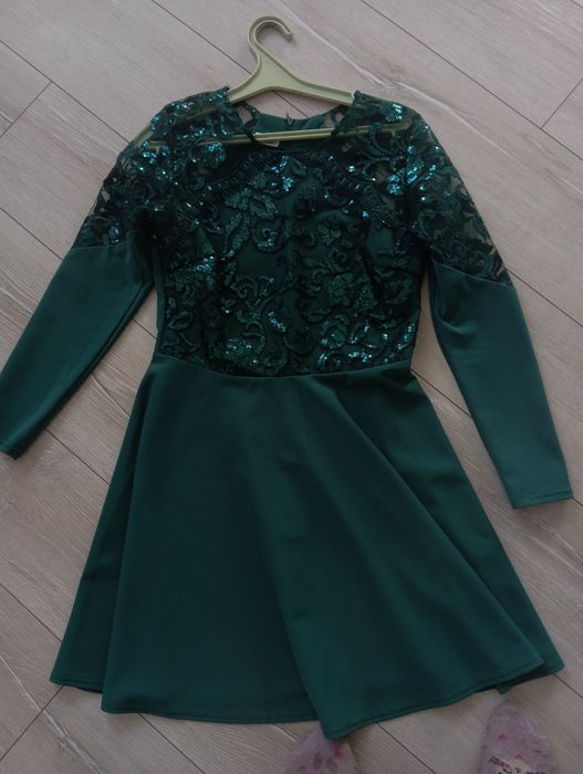 Смарагдова  сукня