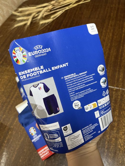 Дитяча футбольна форма костюм