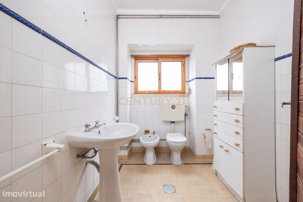 Venda | Apartamento T3+1 com garagem na Rua Verde Pinho em Coimbra