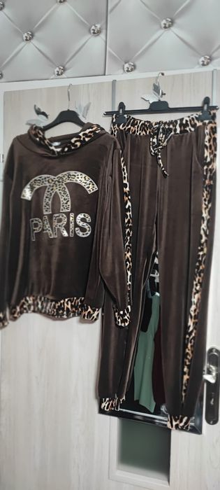 Dres welurowy CCParis wieksze rozmiary