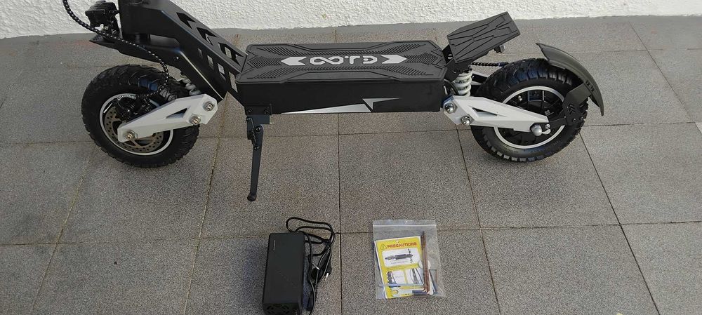 Trotinete elétrica todo o terreno OOTD-T10 - NOVA