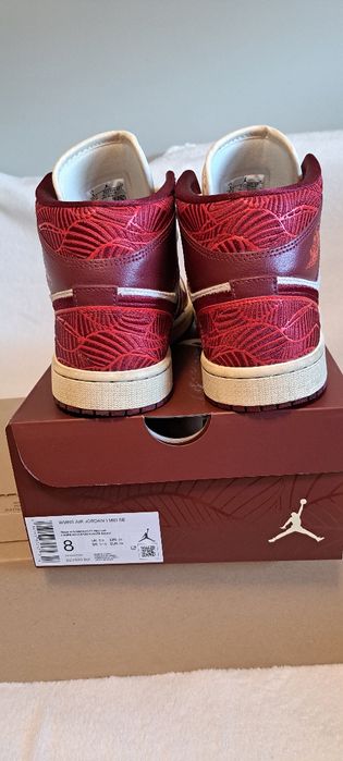 Oryginalne Buty sportowe NIKE AIR JORDAN czerwono ekrii