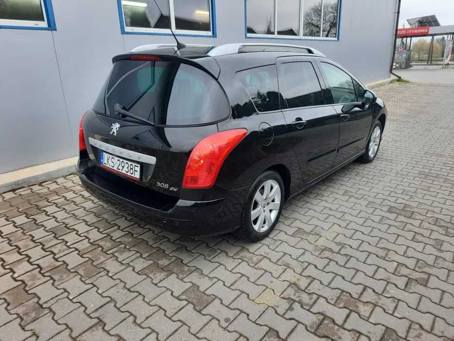 Ładny stan 1.6 benzyna ważne opłaty