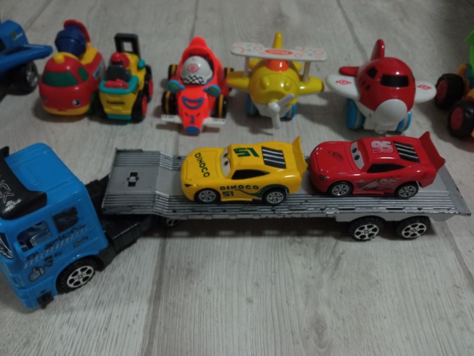 Іграшки машинки, літаки, спец техніка